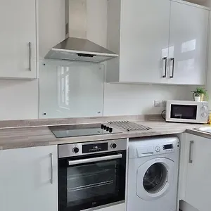 K Suites - Juniper Road Apartment